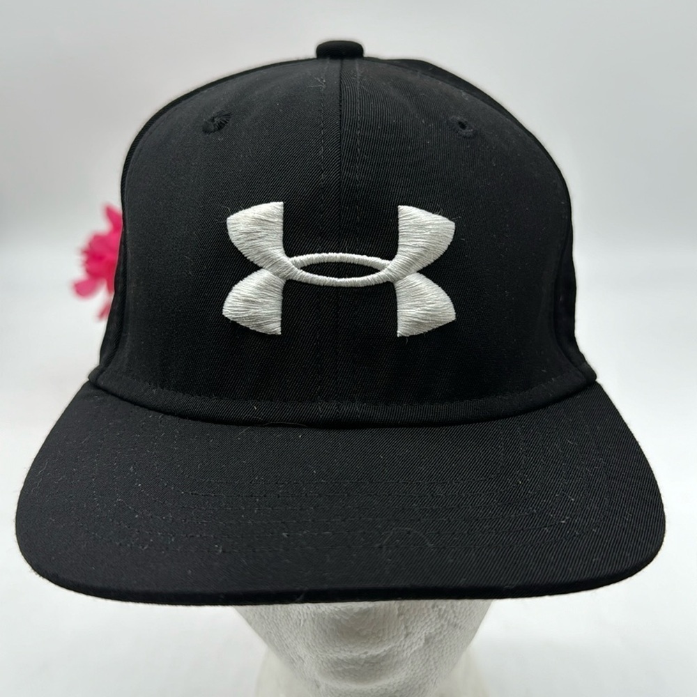 Under Armour Youth Black Baseball Hat with Embroidered Logo HT6148H